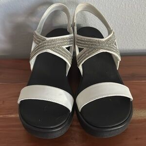 NWOT Skechers rhinestone white wedge sandals size 10.